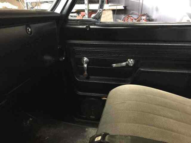 GMC C-10 short bed 1972 image number 15