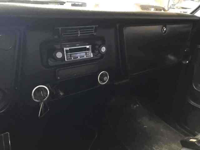 GMC C-10 short bed 1972 image number 16