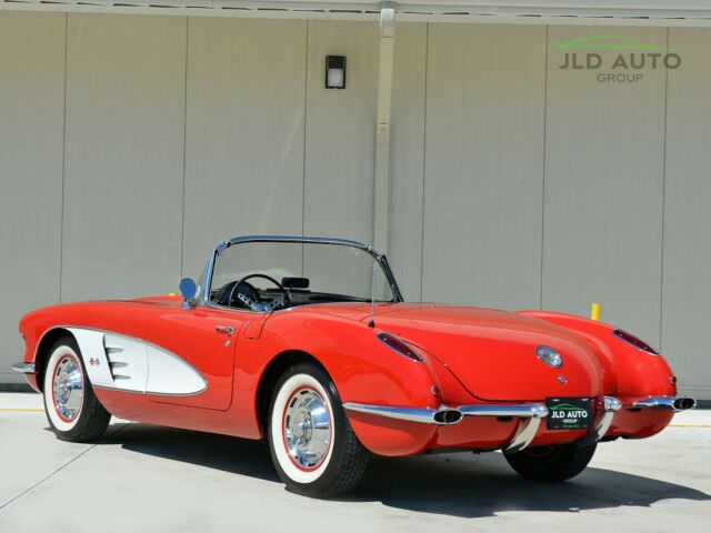 Chevrolet Corvette 1960 image number 18