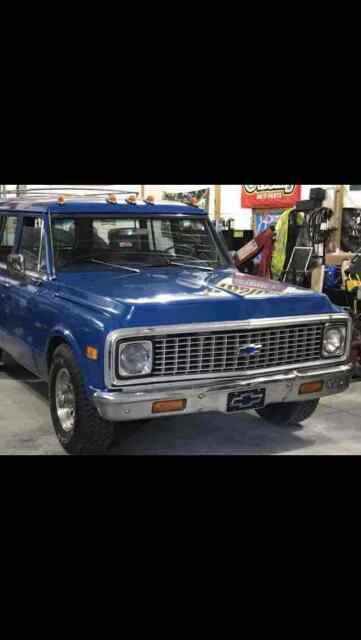 Chevrolet Suburban 1971 image number 26