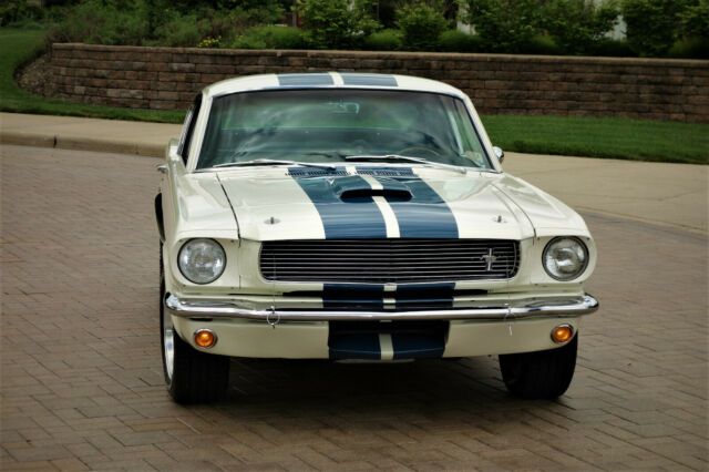 Ford Mustang 1966 image number 2