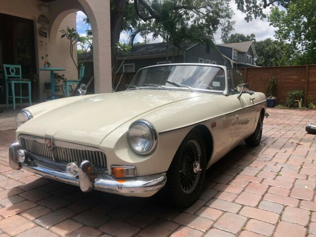 MG MGB 1969 image number 12