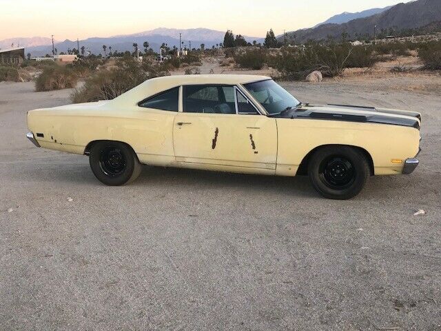 Plymouth Road Runner 1969 image number 17