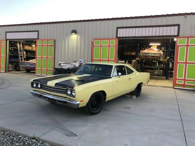 Plymouth Road Runner 1969 image number 35