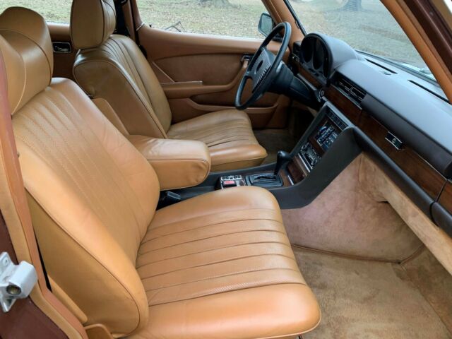 Mercedes-Benz S-Class 1978 image number 38