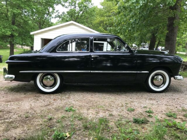 Ford Deluxe 1949 image number 18