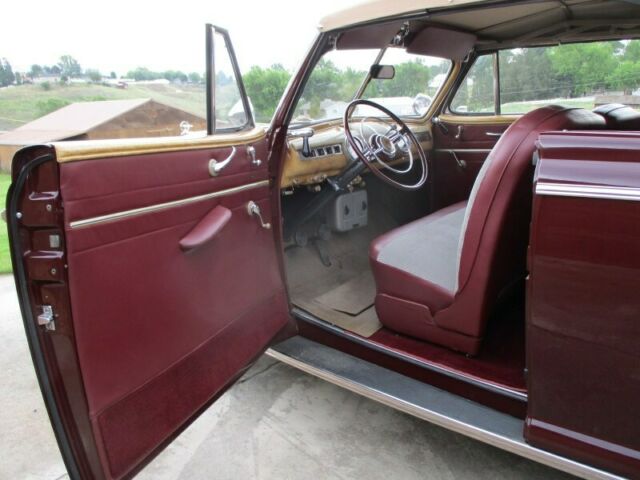 Ford Supper Deluxe Convertible 1946 image number 32