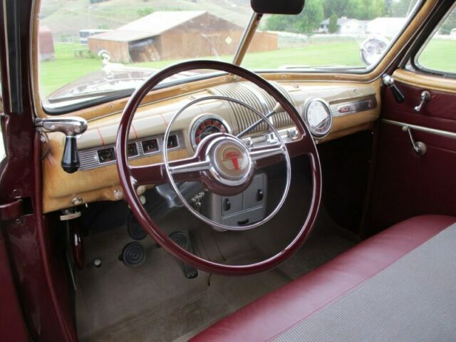 Ford Supper Deluxe Convertible 1946 image number 33