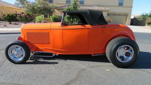 Ford Roadster 1932 image number 2