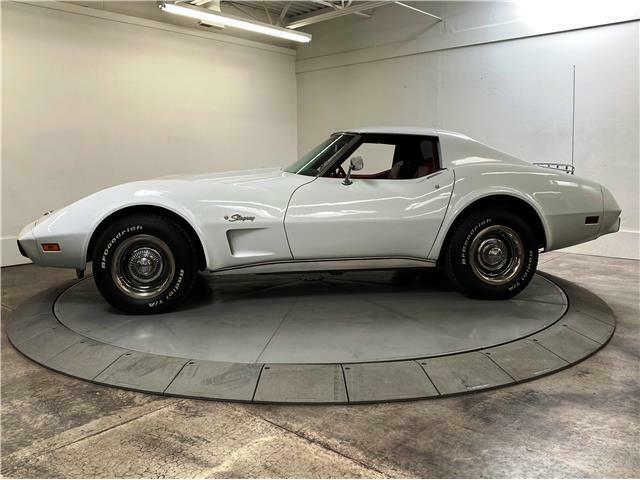 Chevrolet Corvette 1976 image number 1