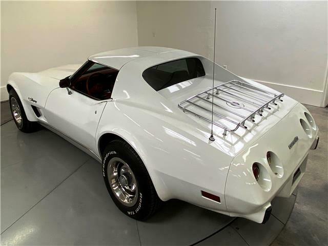 Chevrolet Corvette 1976 image number 10