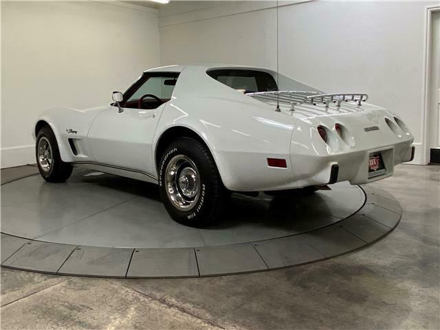 Chevrolet Corvette 1976 image number 14