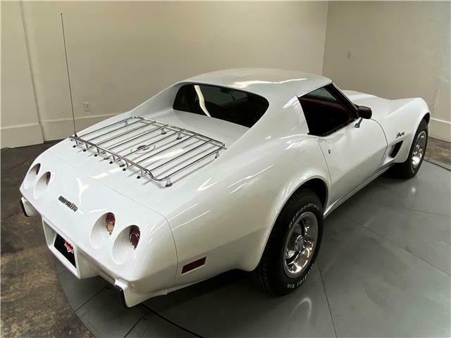 Chevrolet Corvette 1976 image number 16