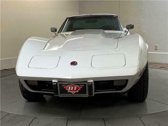 Chevrolet Corvette 1976 image number 27