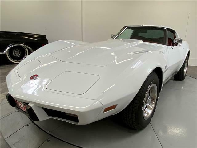 Chevrolet Corvette 1976 image number 30