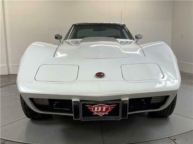 Chevrolet Corvette 1976 image number 32