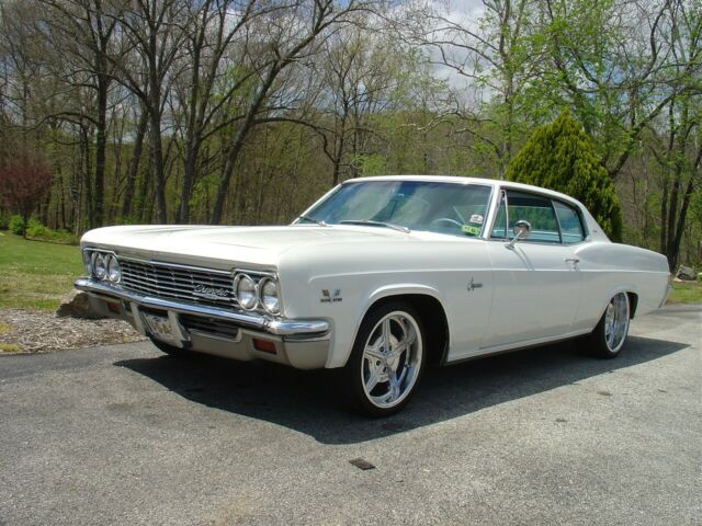 Chevrolet Caprice 1966 image number 2