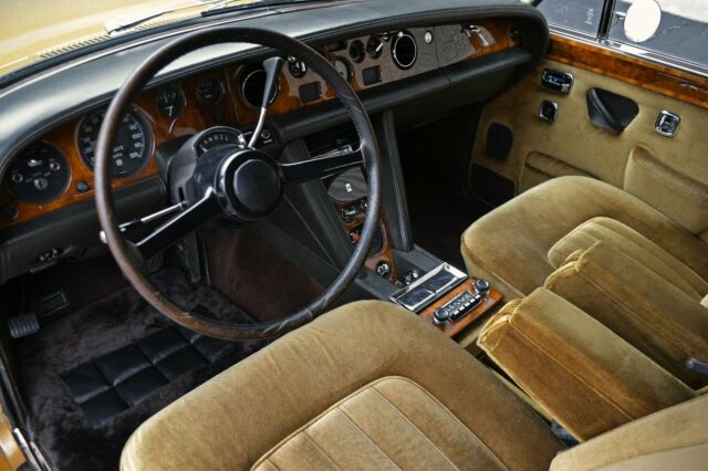 Rolls-Royce Silver Shadow 1974 image number 13