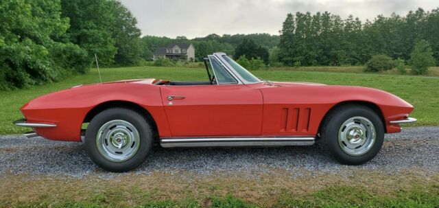 Chevrolet Corvette 1966 image number 2