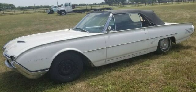 Ford Thunderbird 1961 image number 0