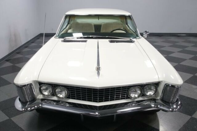 Buick Riviera 1963 image number 21