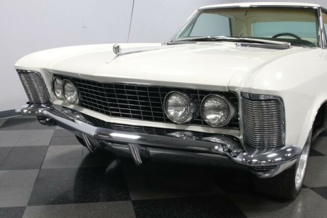 Buick Riviera 1963 image number 23