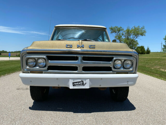 GMC Jimmy 1970 image number 2