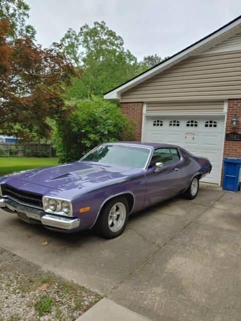 Plymouth Road Runner 1973 image number 26