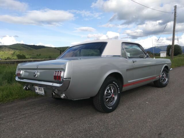 Ford Mustang 1966 image number 25