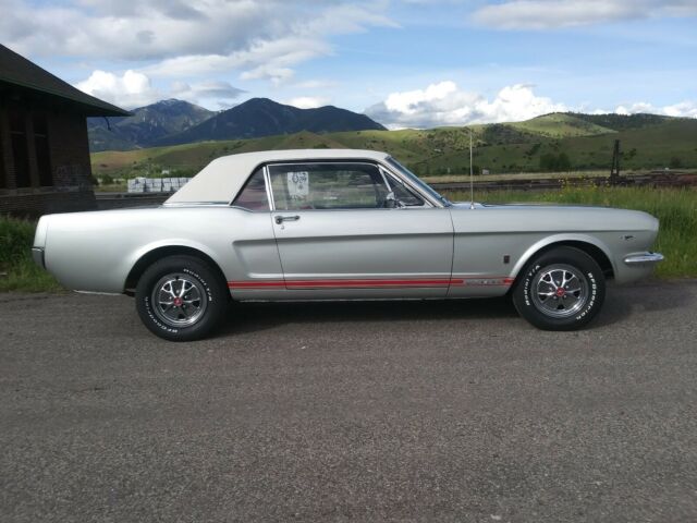 Ford Mustang 1966 image number 27