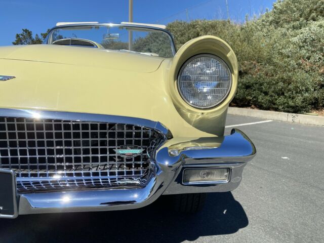 Ford Thunderbird 1957 image number 20