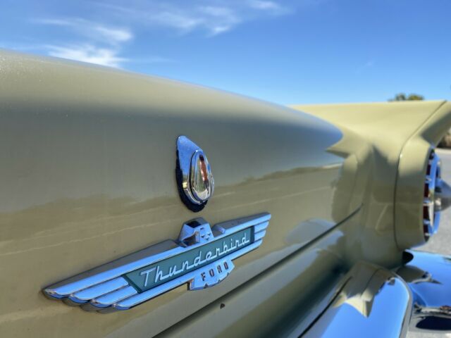 Ford Thunderbird 1957 image number 42