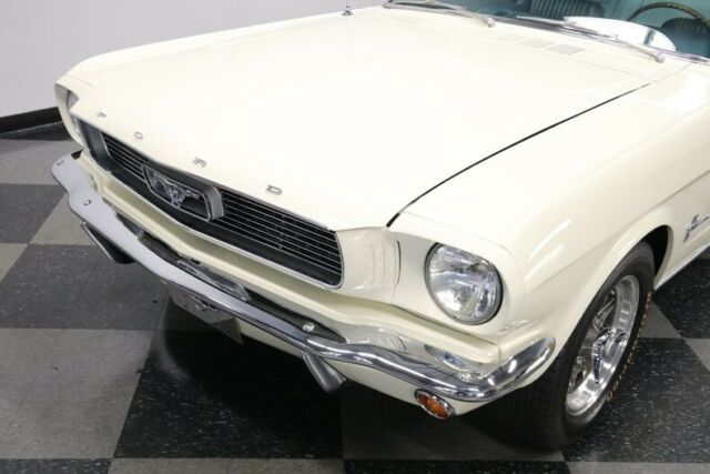 Ford Mustang 1966 image number 22