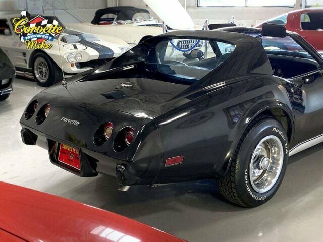 Chevrolet Corvette 1977 image number 17