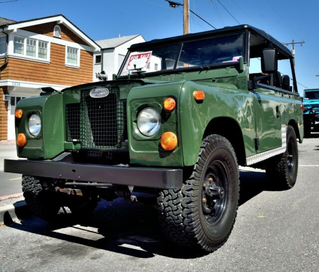 Land Rover Defender 1972 image number 1