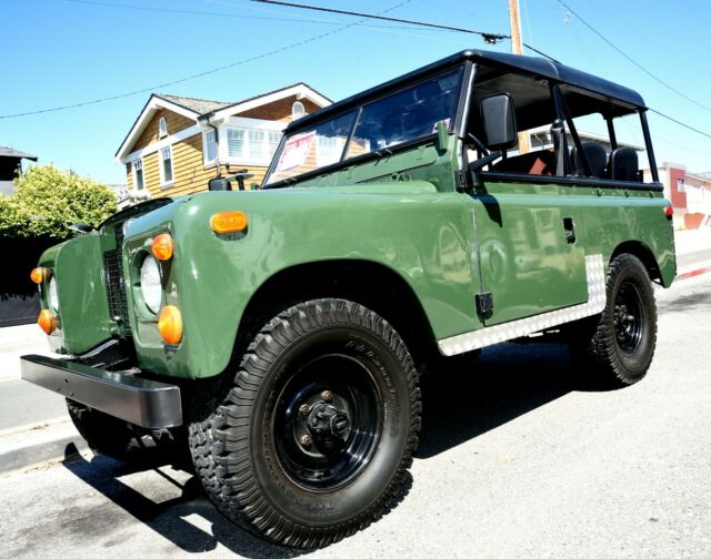 Land Rover Defender 1972 image number 21