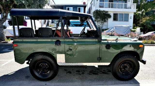 Land Rover Defender 1972 image number 25