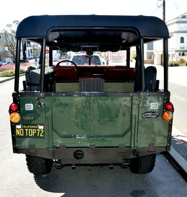 Land Rover Defender 1972 image number 6