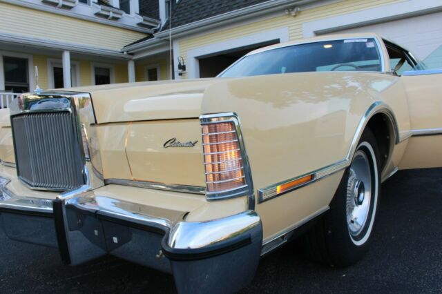 Lincoln Continental 1976 image number 3