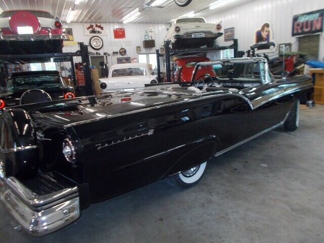 Ford Fairlane 1957 image number 15