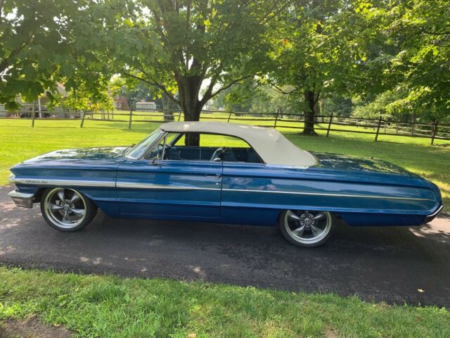 Ford Galaxie 1964 image number 1