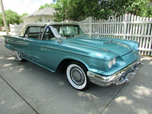 Ford Thunderbird 1960 image number 1