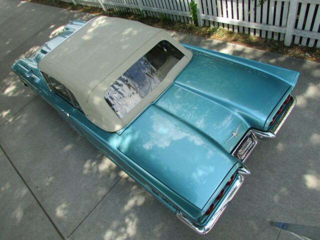 Ford Thunderbird 1960 image number 10