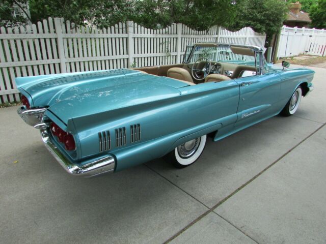 Ford Thunderbird 1960 image number 11