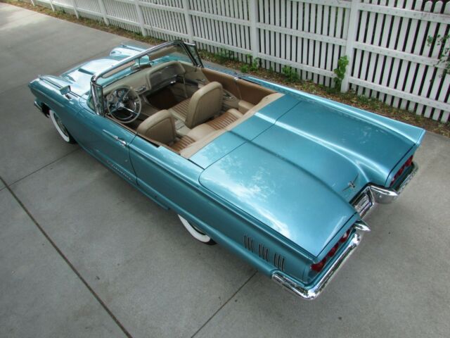 Ford Thunderbird 1960 image number 28