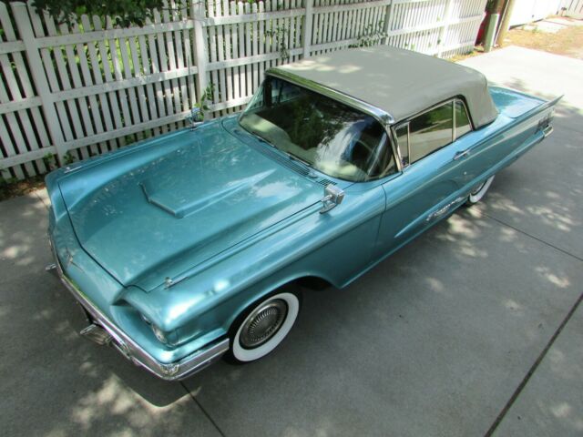 Ford Thunderbird 1960 image number 30