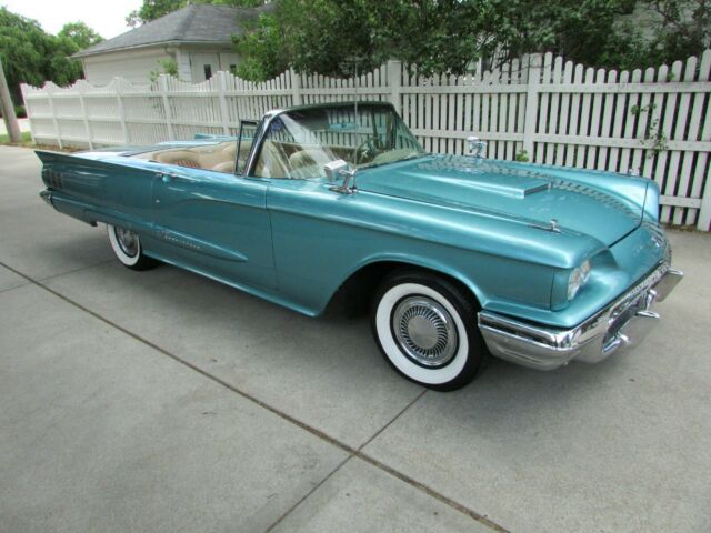 Ford Thunderbird 1960 image number 31