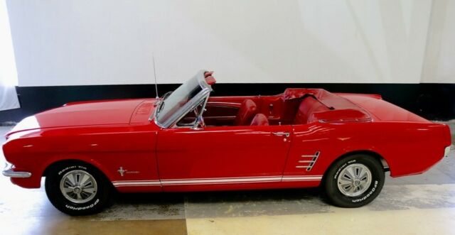 Ford Mustang 1966 image number 22