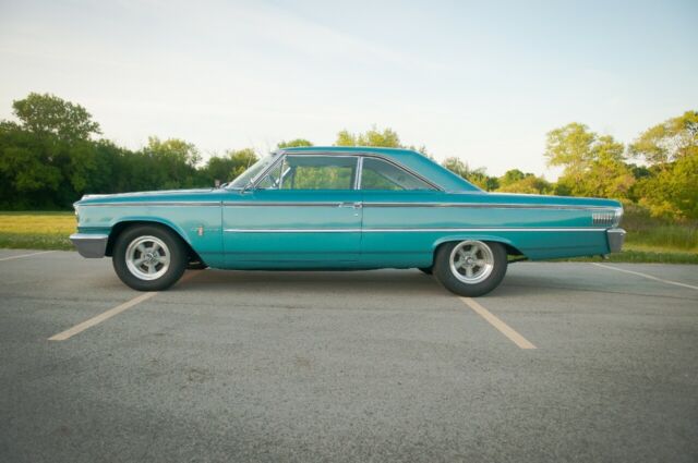 Ford Galaxie 1963 image number 28