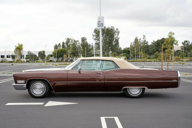 Cadillac DeVille 1968 image number 2